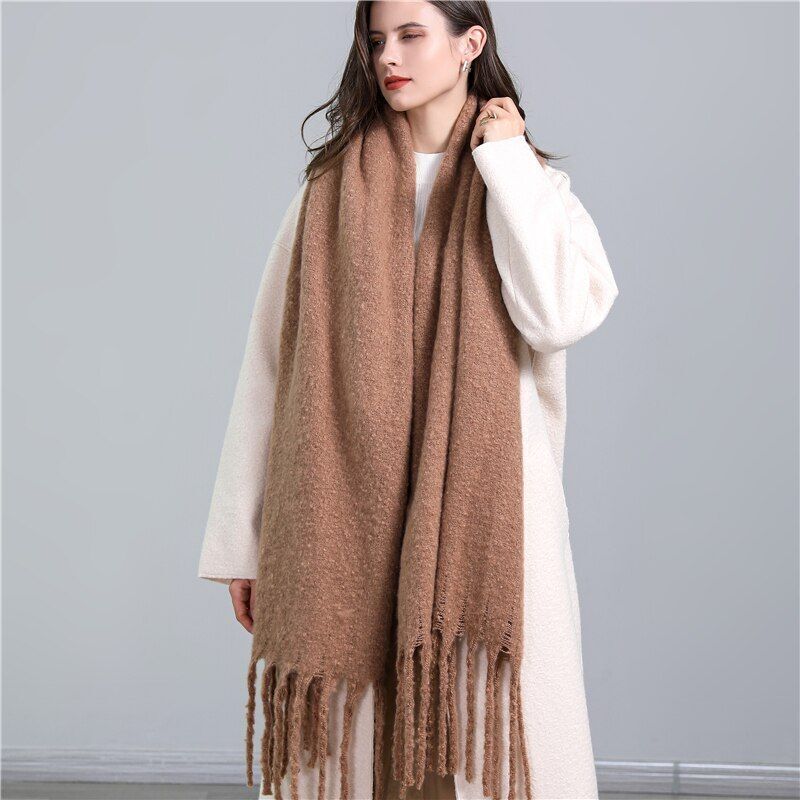 Elira Trendy Checked Women's Scarf - Stylish & Versatile Fashion Accessory