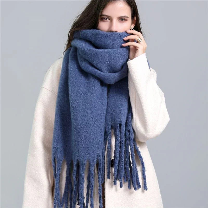 Elira Trendy Checked Women's Scarf - Stylish & Versatile Fashion Accessory
