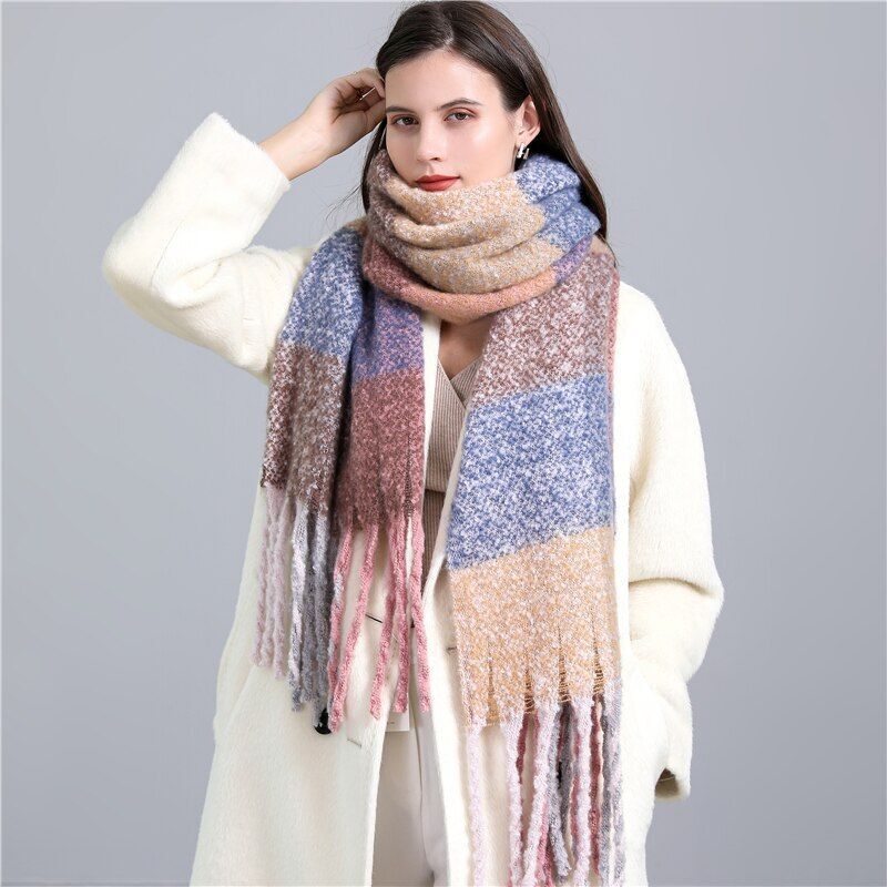 Elira Trendy Checked Women's Scarf - Stylish & Versatile Fashion Accessory