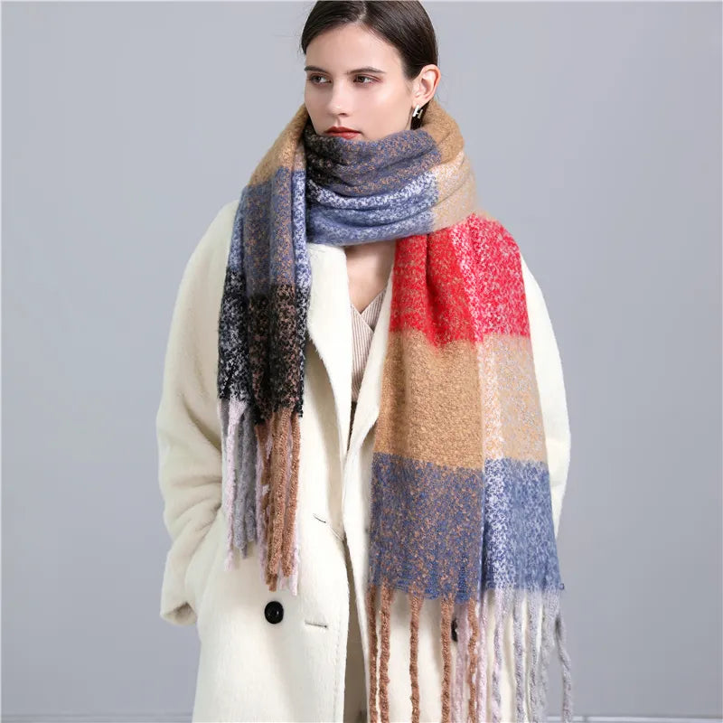 Elira Trendy Checked Women's Scarf - Stylish & Versatile Fashion Accessory