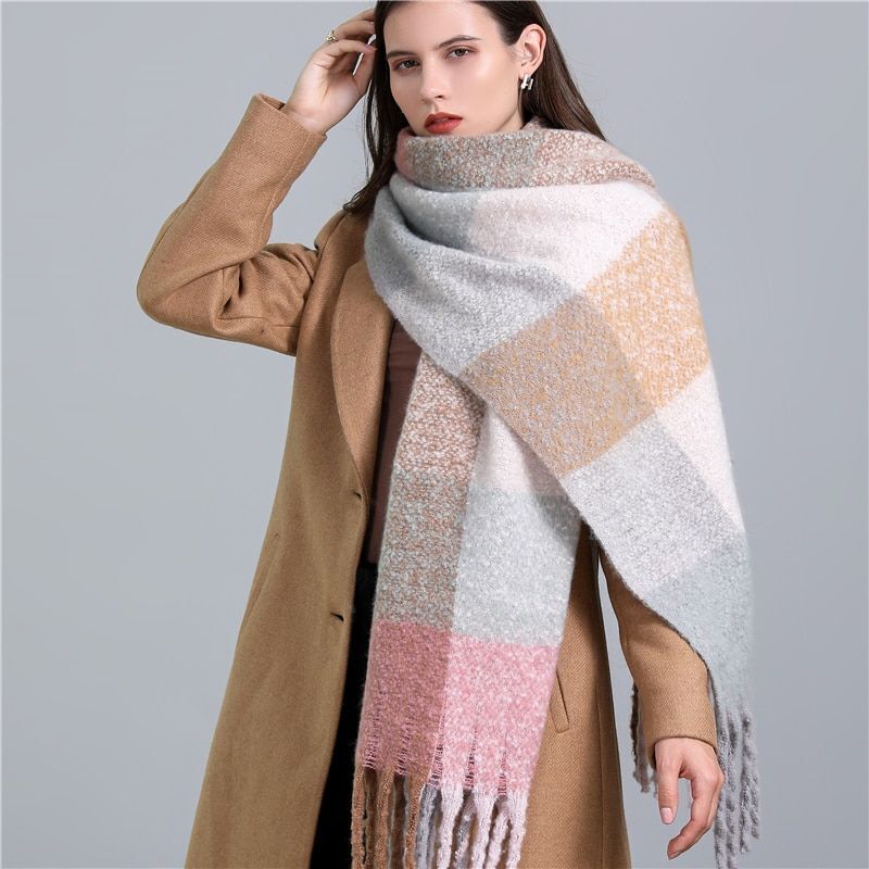 Elira Trendy Checked Women's Scarf - Stylish & Versatile Fashion Accessory