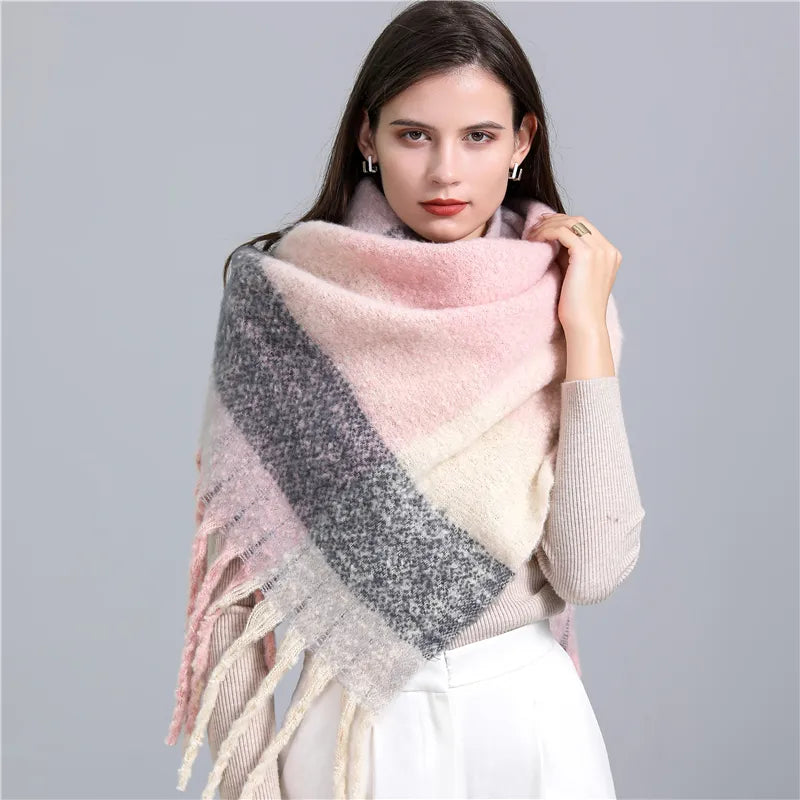 Elira Trendy Checked Women's Scarf - Stylish & Versatile Fashion Accessory