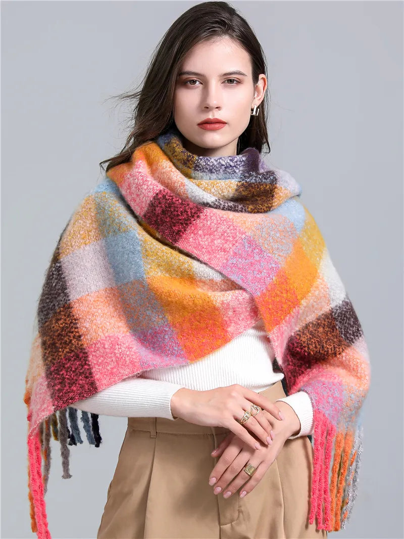 Elira Trendy Checked Women's Scarf - Stylish & Versatile Fashion Accessory
