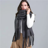 Elira Trendy Checked Women's Scarf - Stylish & Versatile Fashion Accessory