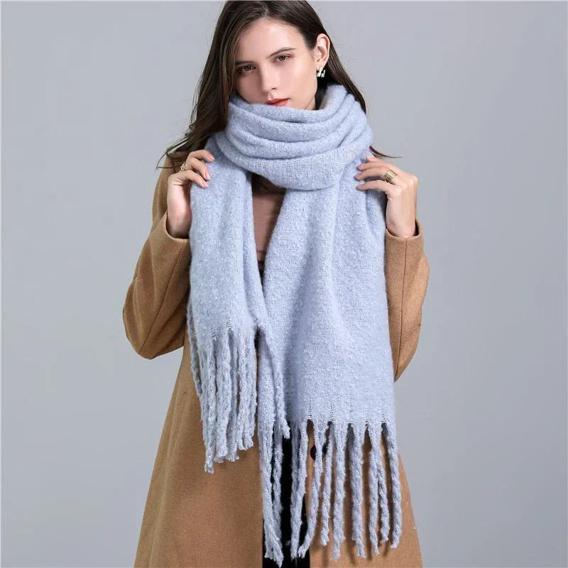 Elira Trendy Checked Women's Scarf - Stylish & Versatile Fashion Accessory