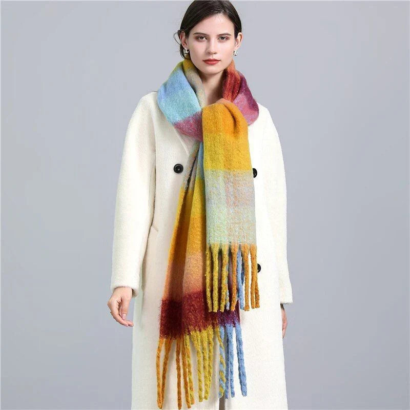 Elira Trendy Checked Women's Scarf - Stylish & Versatile Fashion Accessory