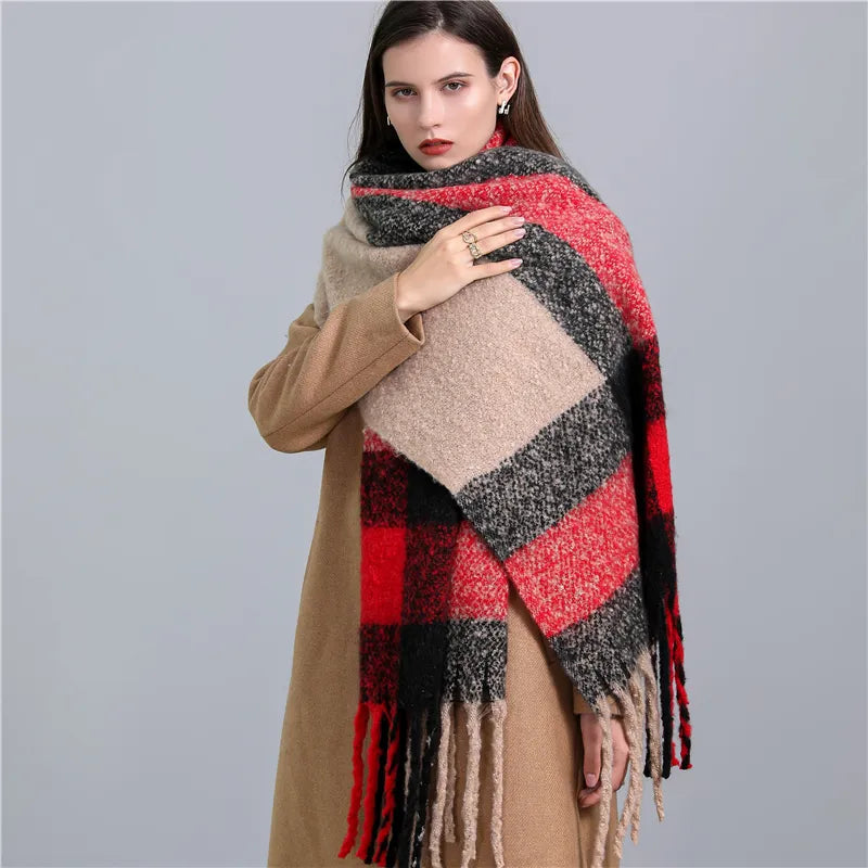 Elira Trendy Checked Women's Scarf - Stylish & Versatile Fashion Accessory