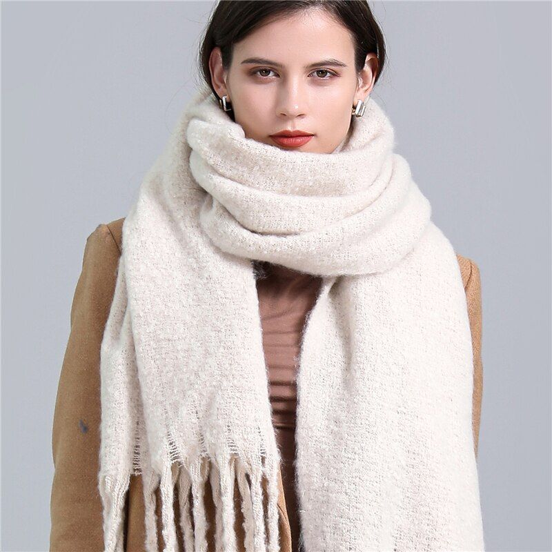 Elira Trendy Checked Women's Scarf - Stylish & Versatile Fashion Accessory