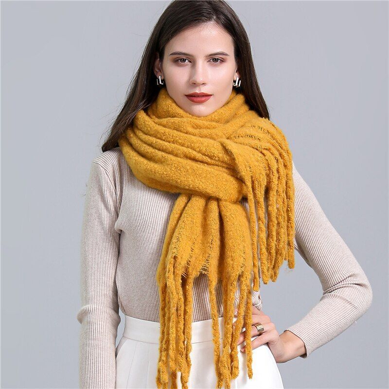 Elira Trendy Checked Women's Scarf - Stylish & Versatile Fashion Accessory