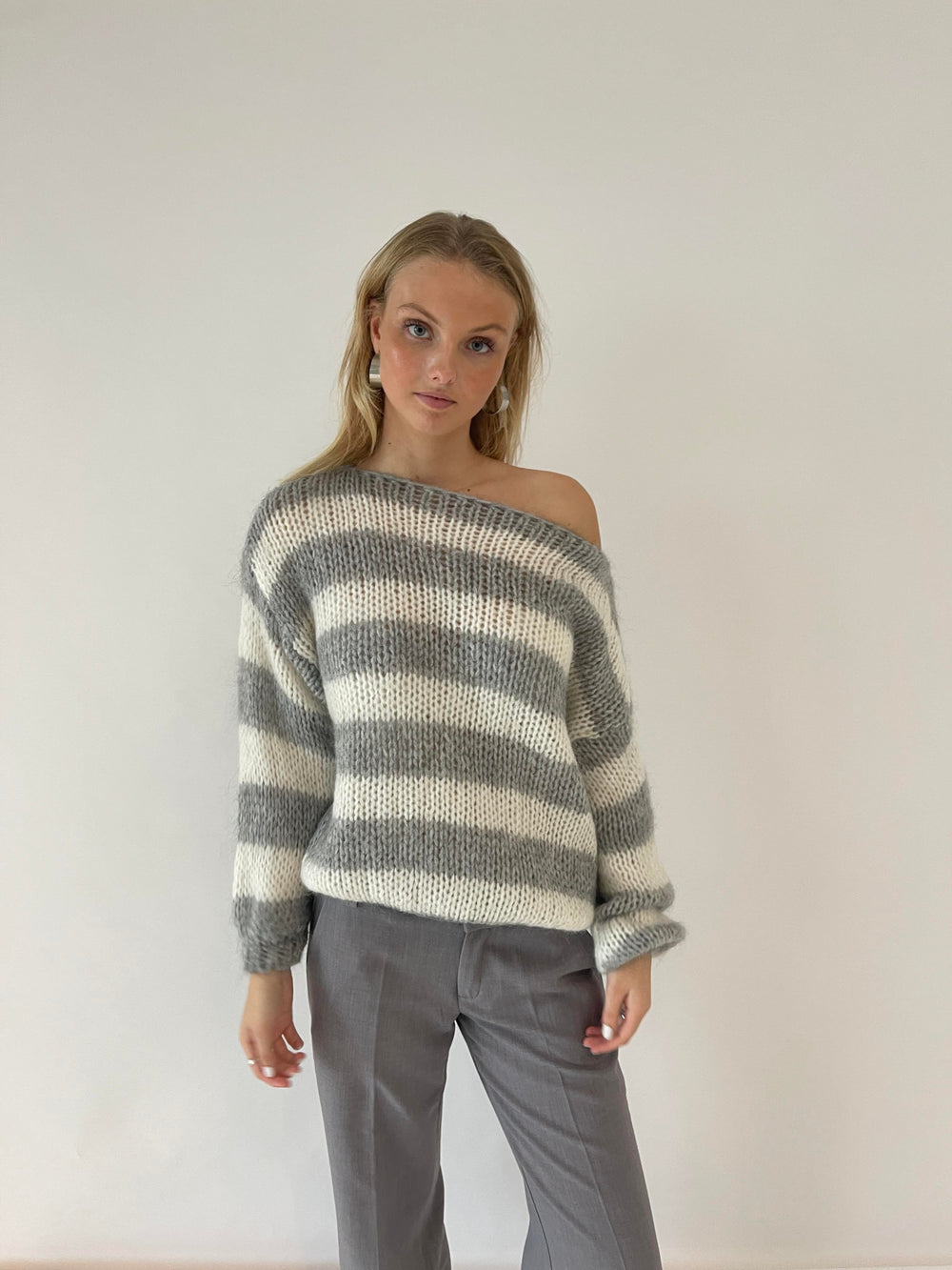 Trendy Knitted Women's Sweater - Aurelia