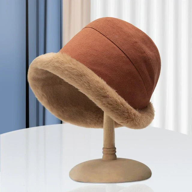 FrostChic Trendy Women's Winter Hat - Stylish & Warm Cold Weather Accessory