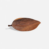Enhanced Product Title: "Holz-Blatt Serviertablett mit Griff – Dekoratives und Funktionales Tablett für Küche und Wohnzimmer" 

This title includes relevant keywords for better visibility while maintaining clarity and appeal.