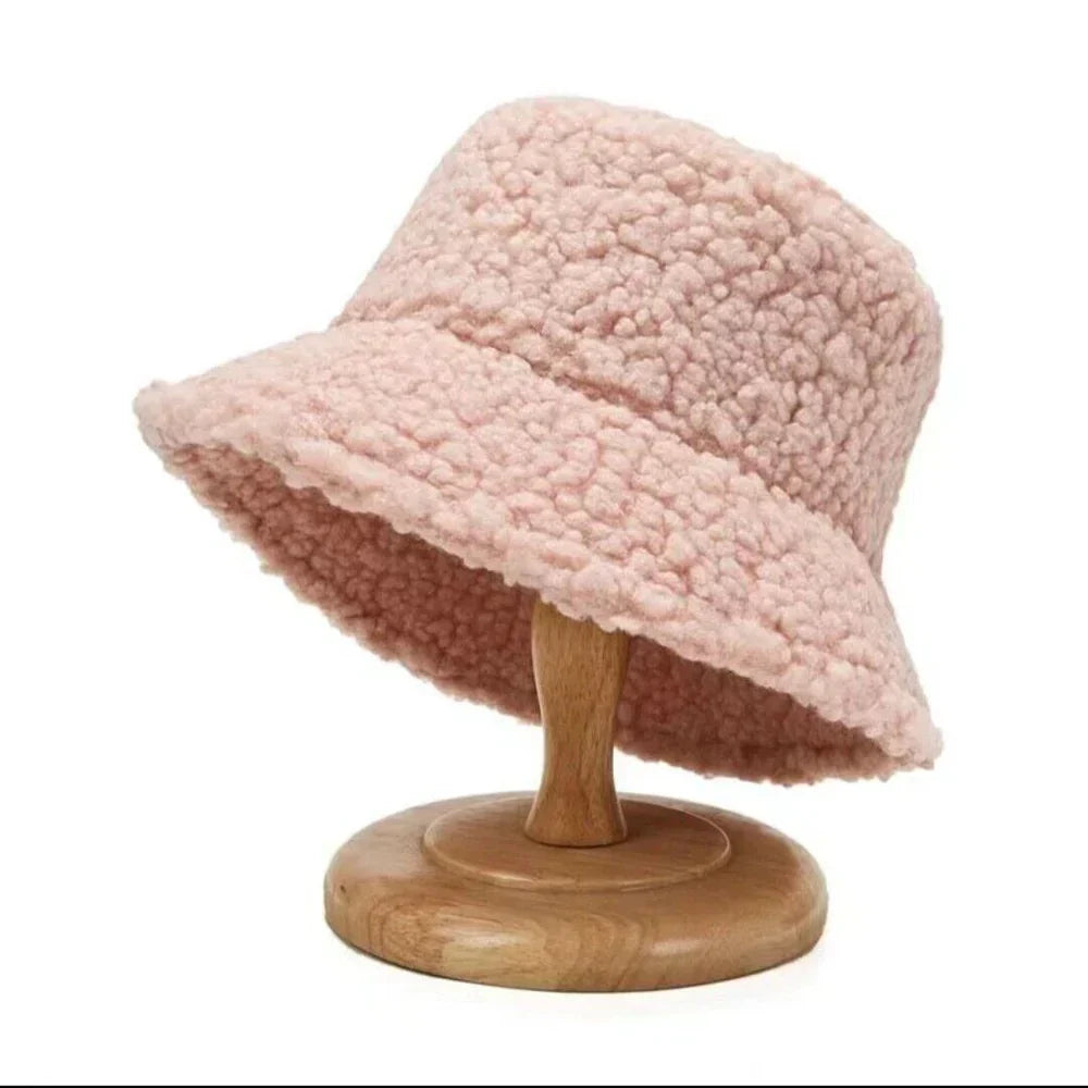 Cozy Fashion Teddy Bucket Hat for Women - Livia | Trendy Winter Accessory