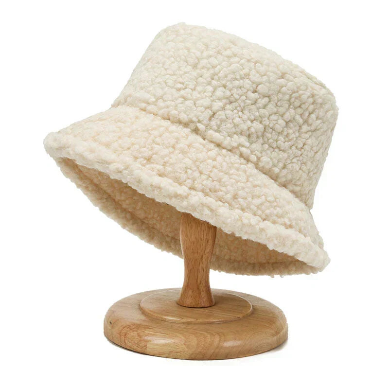 Cozy Fashion Teddy Bucket Hat for Women - Livia | Trendy Winter Accessory