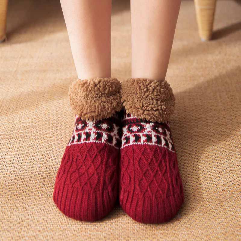 Cozy Non-Slip Grip Socks for Ultimate Warmth and Comfort - Perfect for Cold Weather