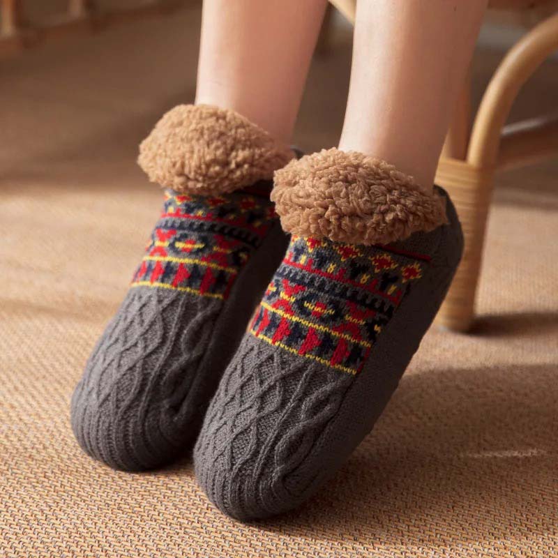 Cozy Non-Slip Grip Socks for Ultimate Warmth and Comfort - Perfect for Cold Weather