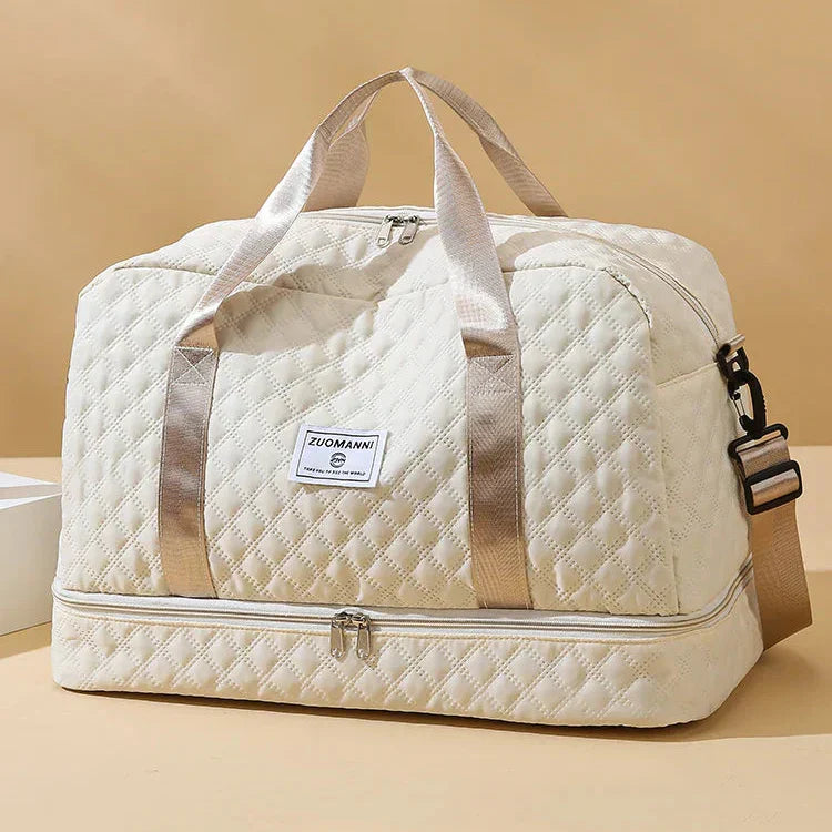 Optimized Product Title: "Gesteppte Reisetasche mit Schuhfach – Stylische und Praktische Reisetasche für Reisen und Sport" 

This title includes relevant keywords while highlighting the product's features and benefits, making it more appealing for Google