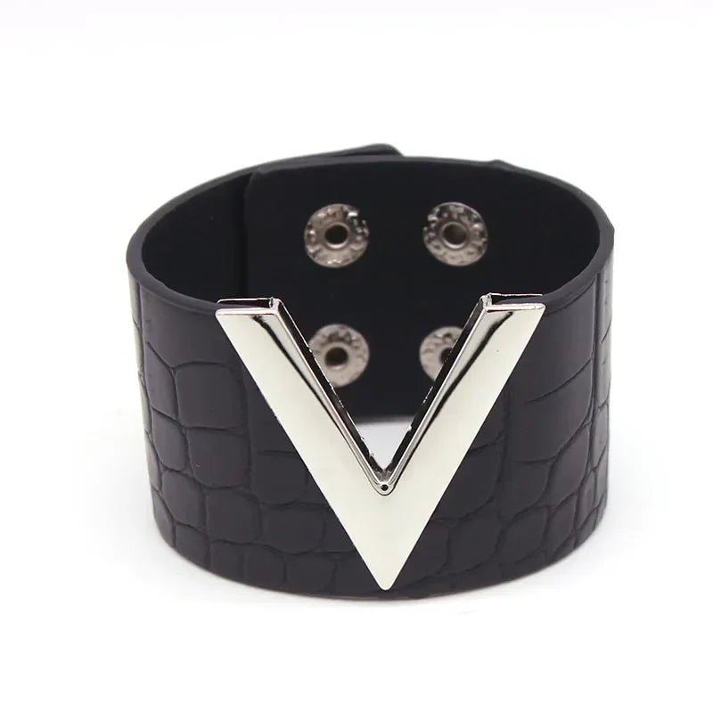 Stylish Wide Leather Wrap Bracelet - Versatile Fashion Accessory for Any Occasion