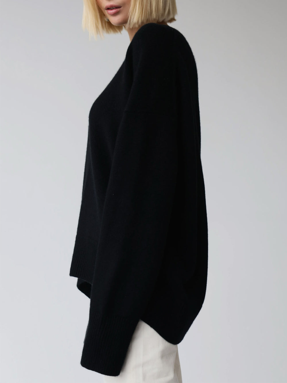 Cozy Women's Knit Pullover Sweater - Crew Neck with Rib Trim - Stylish & Comfortable Knitwear